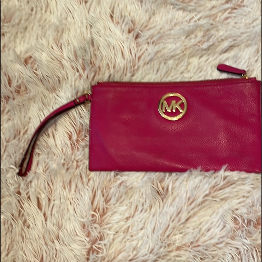Michael kors wristlet